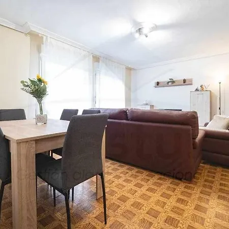 El Llar Del Gueelu Apartment *